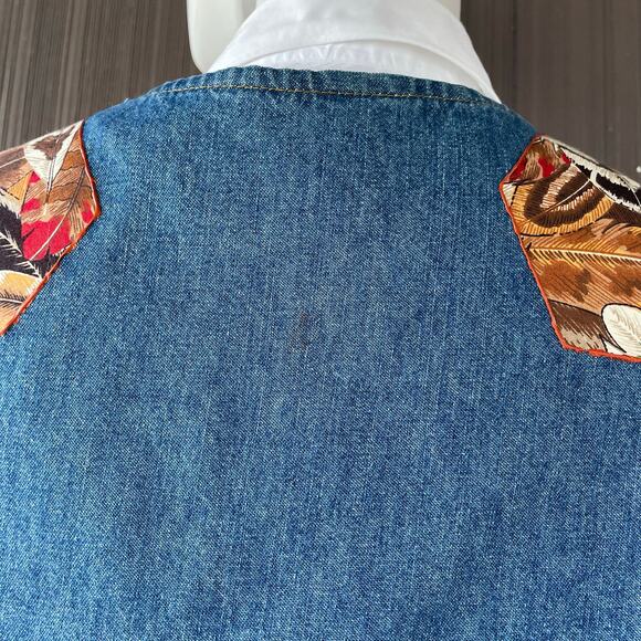 🔥VTG 90s Sunbelt Denim Vest Western Boho Ethnic Feathers print Patched Chains M - Picture 16 of 16